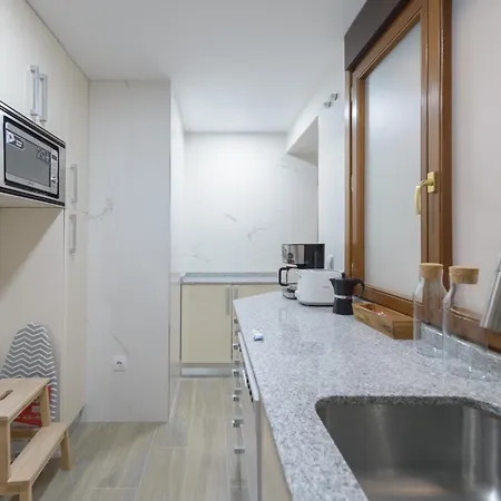 Apartman Balcony View To Avila's Alcazar *