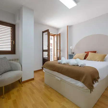 Balcony View To Avila's Alcazar Apartman