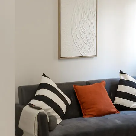 Balcony View To Avila's Alcazar דירה *